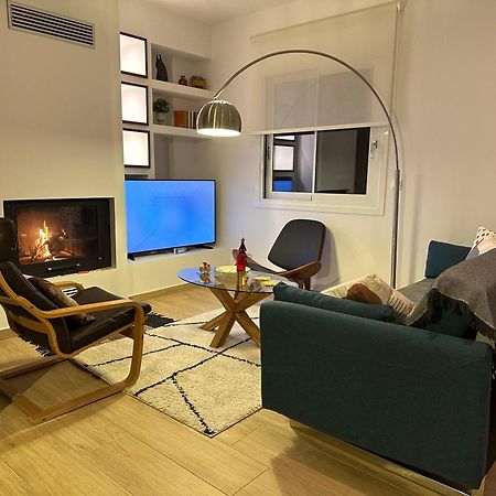 Chic Apartment In Nature, 5-Min Walk To The Beach Kalamata Eksteriør billede