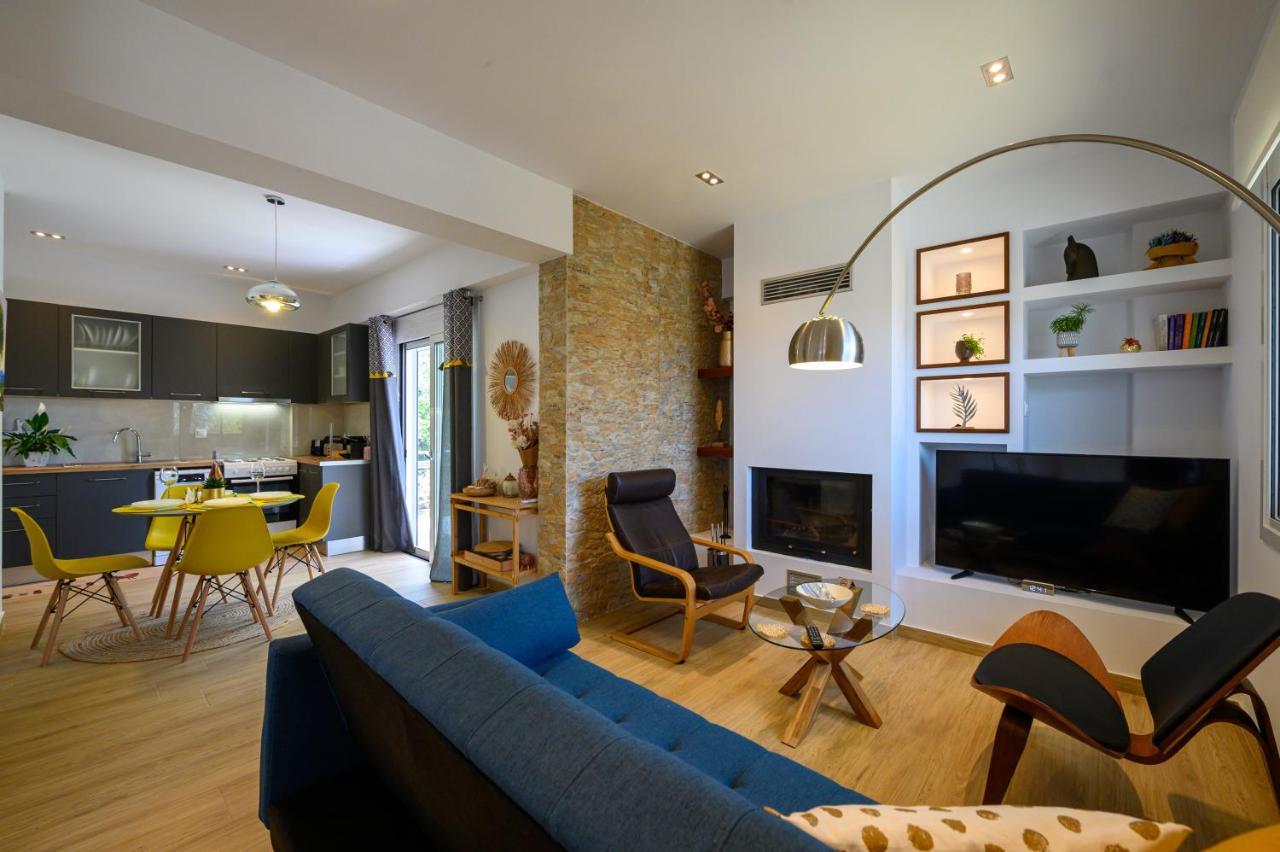 Chic Apartment In Nature, 5-Min Walk To The Beach Kalamata Eksteriør billede