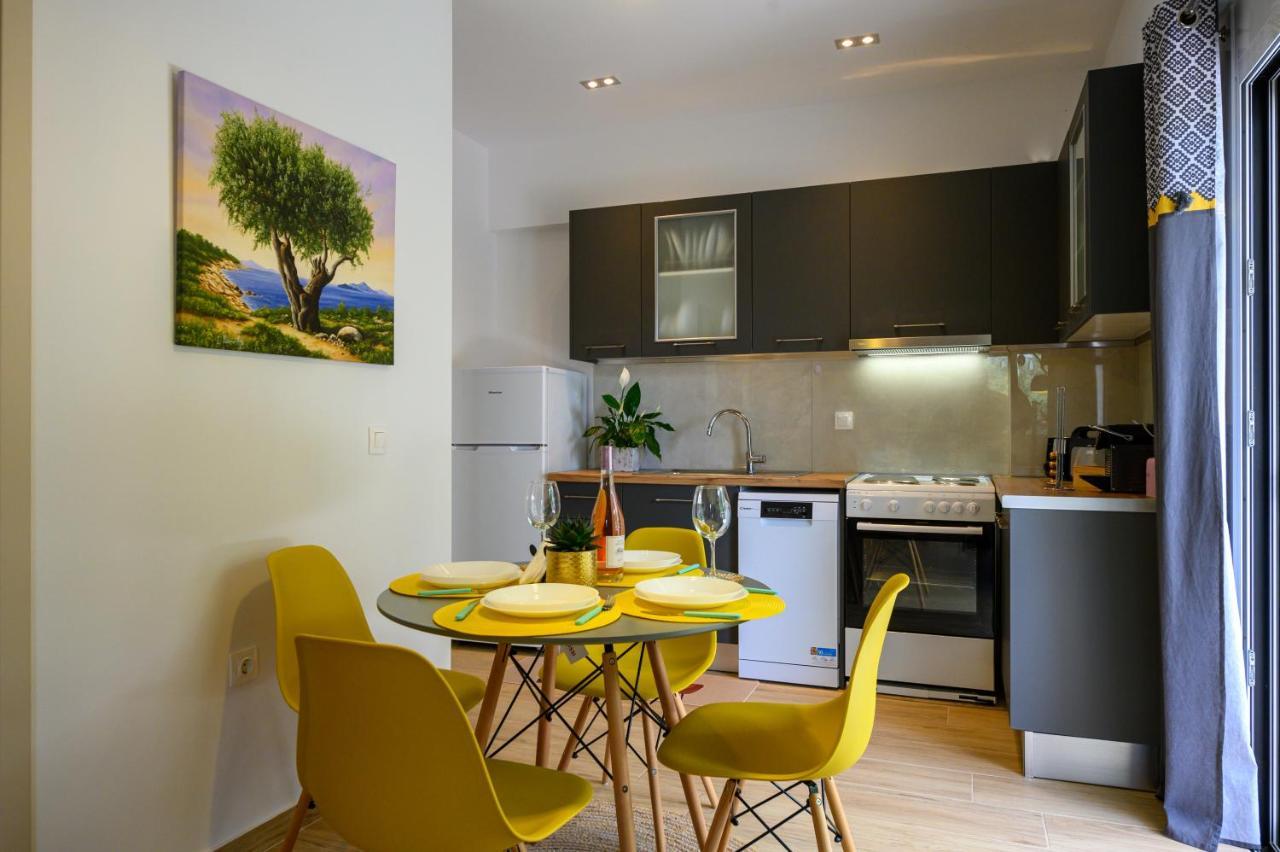 Chic Apartment In Nature, 5-Min Walk To The Beach Kalamata Eksteriør billede