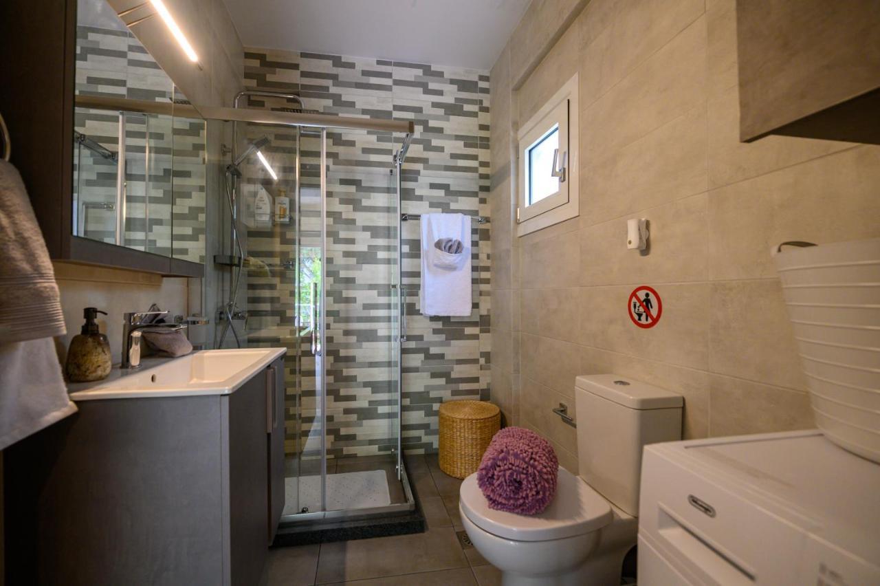 Chic Apartment In Nature, 5-Min Walk To The Beach Kalamata Eksteriør billede