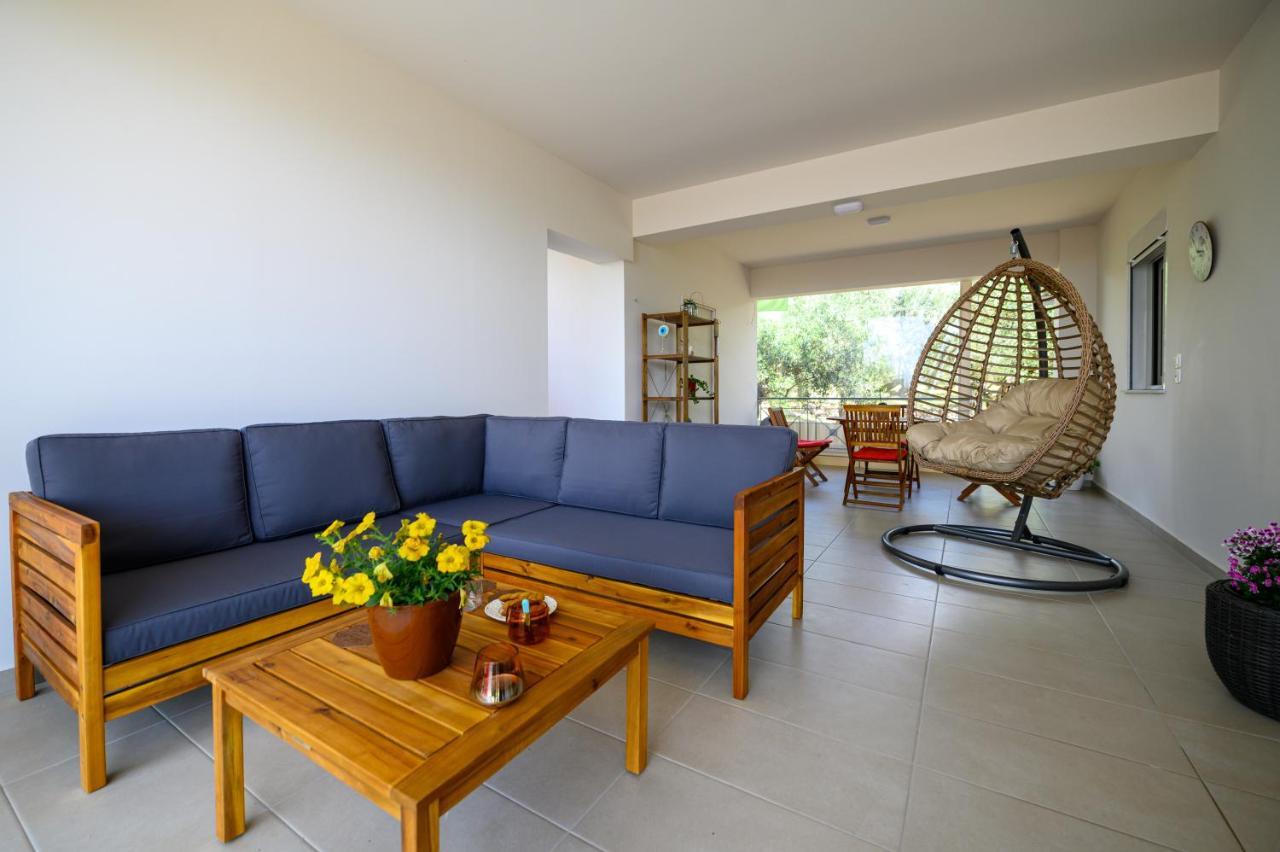 Chic Apartment In Nature, 5-Min Walk To The Beach Kalamata Eksteriør billede