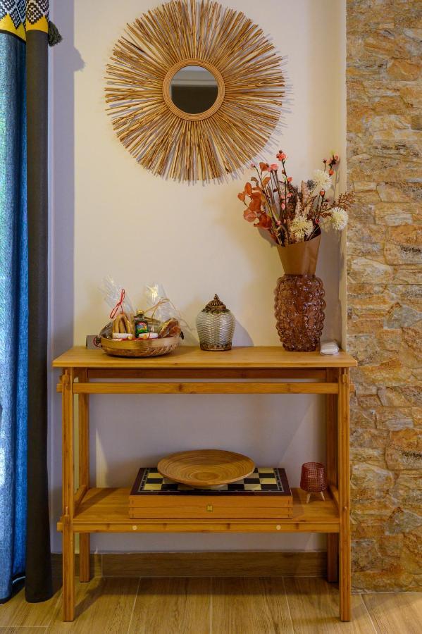 Chic Apartment In Nature, 5-Min Walk To The Beach Kalamata Eksteriør billede