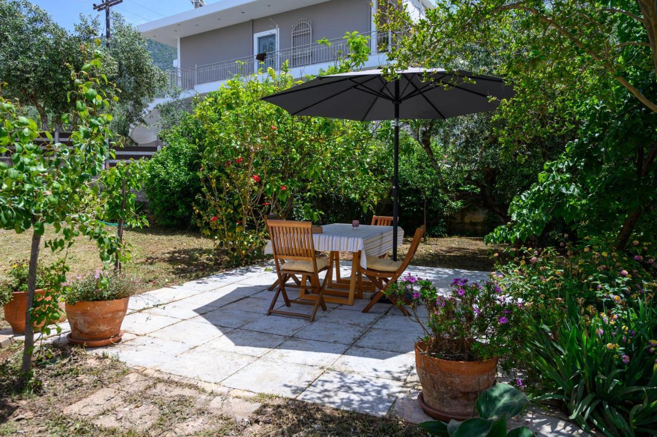 Chic Apartment In Nature, 5-Min Walk To The Beach Kalamata Eksteriør billede