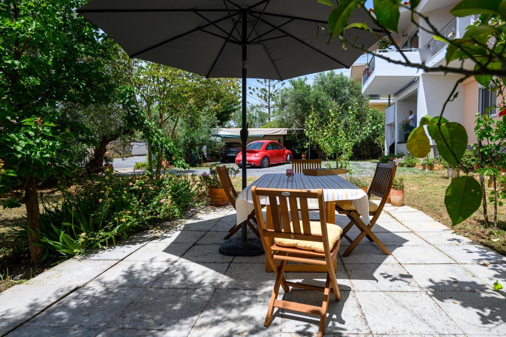 Chic Apartment In Nature, 5-Min Walk To The Beach Kalamata Eksteriør billede