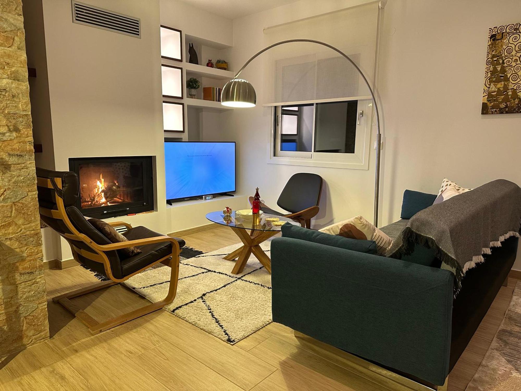 Chic Apartment In Nature, 5-Min Walk To The Beach Kalamata Eksteriør billede